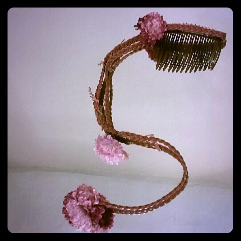 Small flower hair clip